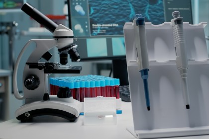 Medicament inteligent capabil să neutralizeze o structură ascunsă de ARN esențială pentru supraviețuirea celulelor canceroase