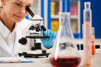 Structuri microscopice bizare descoperite în sângele pacienților cu Long COVID: o interacțiune patologică între microcheaguri și capcanele extracelulare ale neutrofilelor (NETs)