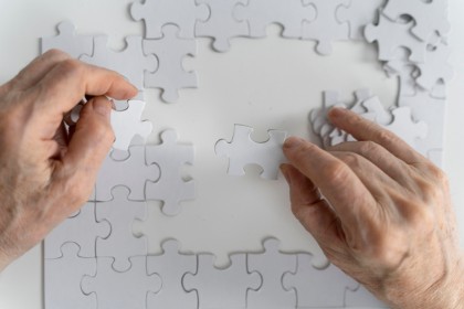 Dizolvarea aglomerărilor timpurii de proteine tau ar putea opri din fașă deteriorarea provocată de boala Alzheimer