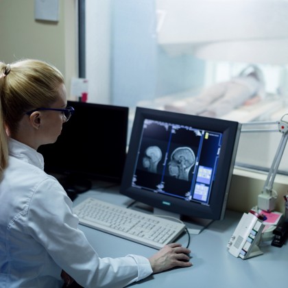 Combinația terapeutică romidepsin și chimioterapie convențională eficientă în neuroblastomul recidivat