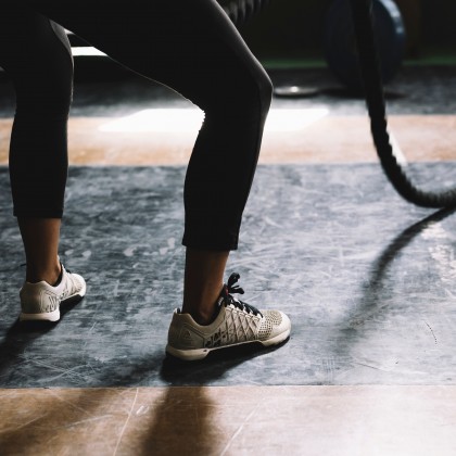 Antrenamentul pe intervale de intensitate mare depășește exercițiul moderat în îmbunătățirea capacității aerobe la pacienții cu miozite inflamatorii idiopatice cu debut recent