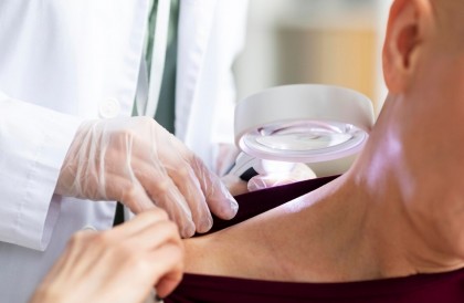 Cercetătorii sugerează că dozele mai mici de imunoterapie pentru cancerul de piele au eficacitate superioară și toxicitate redusă