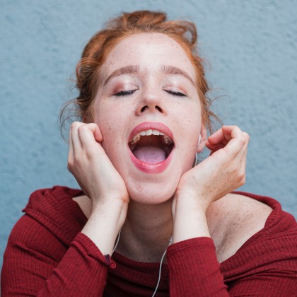 Un nou biomaterial injectabil pentru afecțiunile pliurilor vocale: hidrogeluri dECM–alginat