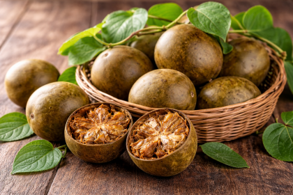 Siraitia grosvenorii, un fruct dulce plin de compuși ascunși pentru sănătate