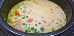 Supă cremă de mazăre și alte legume (ceapă, morcovi, țelină, cartofi) - Multicooker