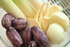 Supa cremă Blue - cu legume albe și cartofi violeți