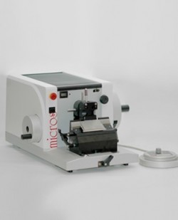 Microtom rotativ complet automat, Micros RAZOR - E