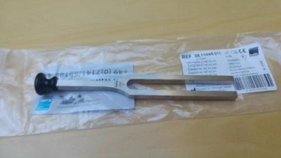 Diapazon KaWe pe suport A1 440Hz