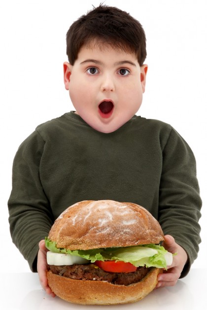 Consumul de fast-food asociat cu rezultate școlare slabe la copii