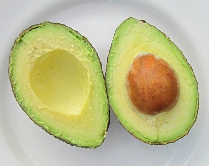 Un compus din fructul de avocado ar putea ajuta la tratarea leucemiei