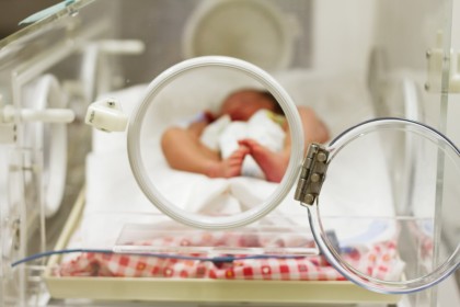 Nașterea cât mai aproape de termen, importantă pentru creierul nou-născutului