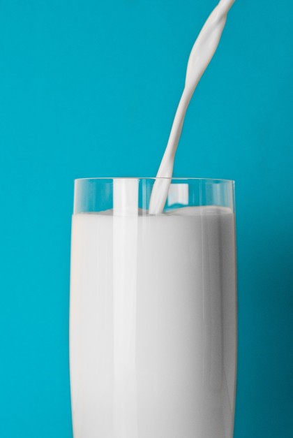 Consumul de lapte integral a fost asociat cu o greutate mai sănătoasă la copii