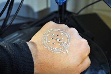 Tatuaj pentru aplicații medicale, printat 3D direct pe piele