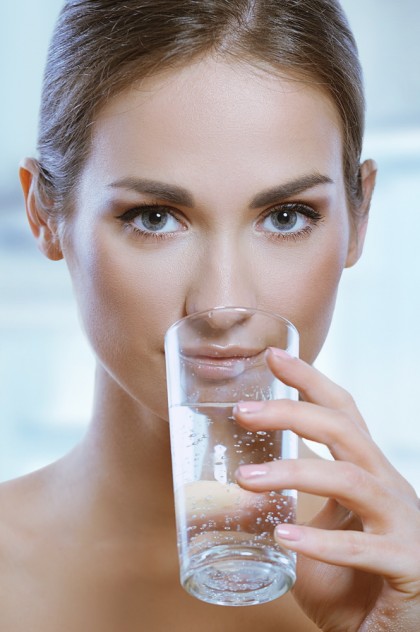 Poți încetini declinul funcției renale dacă bei mai multă apă?