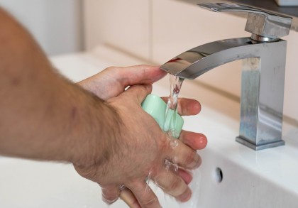 Importanța spălatului pe mâini pentru a preveni infecția cu coronavirus