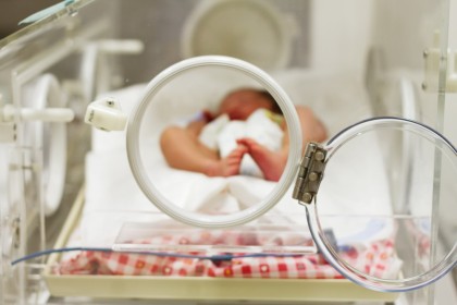 Prematuritatea se corelează cu un număr mai mare de internări pe perioada copilăriei