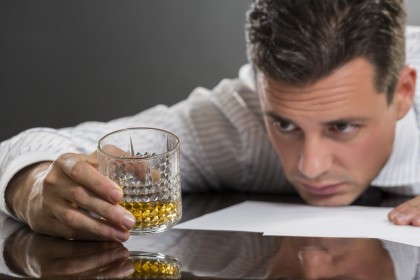 Consumul de alcool determină cancer și, ulterior, deces
