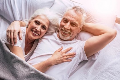 Somnul slab la persoanele vârstnice, asociat cu o percepție mai negativă asupra îmbătrânirii