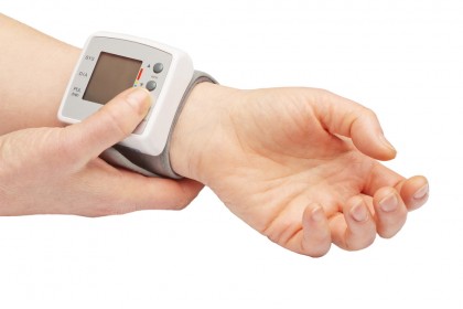 Monitorizarea tensiunii arteriale la domiciliu, recomandată pentru un diagnostic mai precis de hipertensiune
