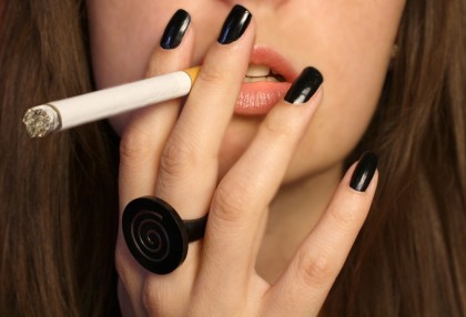 Fumatul reduce potențialul avuției de a crește speranța de viață