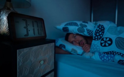 Insomnia la vârste mijlocii se poate manifesta cu probleme cognitive la vârsta de pensionare