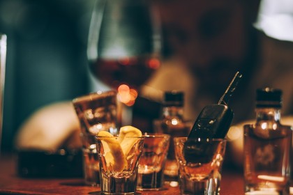 Tendințe alarmante de creștere a mortalității cauzată de ciroza hepatică alcoolică în S.U.A.