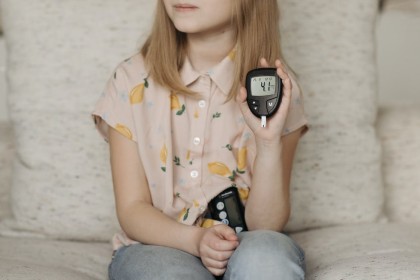 Controlul strict al glicemiilor la adolescenți poate reduce leziunile cerebrale asociate diabetului