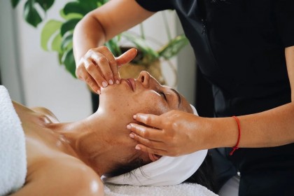 Masajul facial - masajul cosmetic
