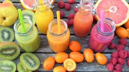 Consumul de suc de fructe este benefic și fără efecte adverse asupra greutății corporale la preadolescenți