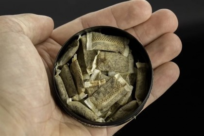 Mestecarea tutunului crește riscul de cancer și atac vascular cerebral