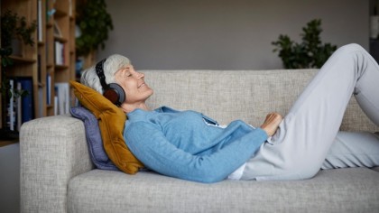 Muzica poate aduce beneficii pentru sănătate persoanelor în vârstă