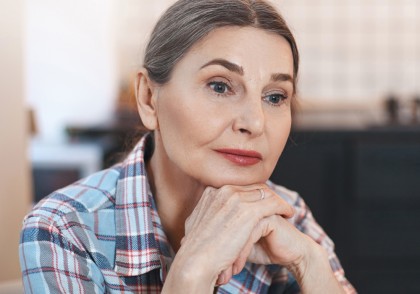 Rolul microbiomului în instabilitatea genomică și scurtarea telomerilor: o nouă paradigmă în biologia îmbătrânirii