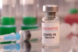 Coronavirus: Moderna a început testele clinice pentru un rapel împotriva Omicron