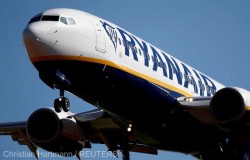 Ryanair menţine purtarea măştii pe 15 dintre rutele sale europene