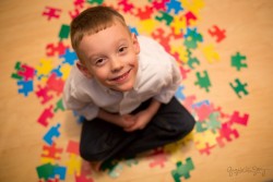 Autismul la copii – GHID COMPLET