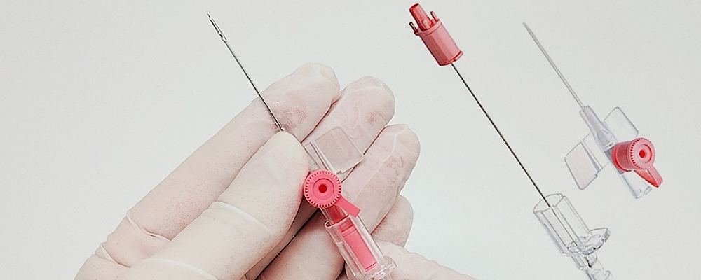 Înțepătura care schimbă vieți: riscuri reale și soluții sigure în administrarea intravenoasă